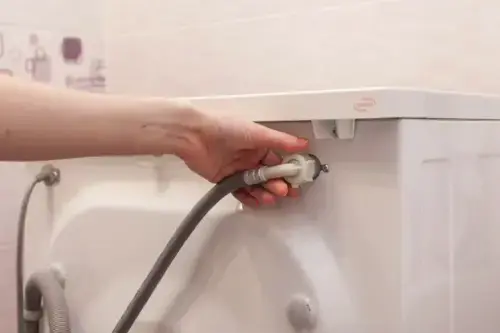 Thay đường ống cấp nước máy giặt